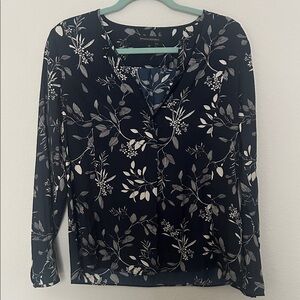 Medium Banana Republic Dark Navy Blue Floral Leaf Print Blouse